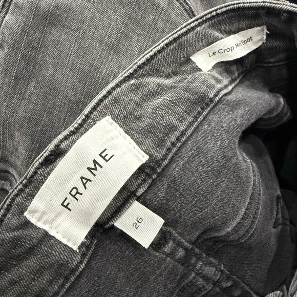 FRAME Le Crop Mini Boot Cascade Raw Hem
Jeans
FRAME - Picture 5 of 5
